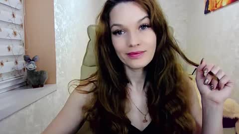 itslunaday online show from March 5, 6:23 pm