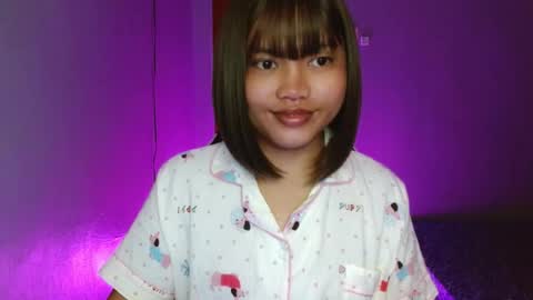 itsyourbabe_aiah online show from August 9, 8:09 am