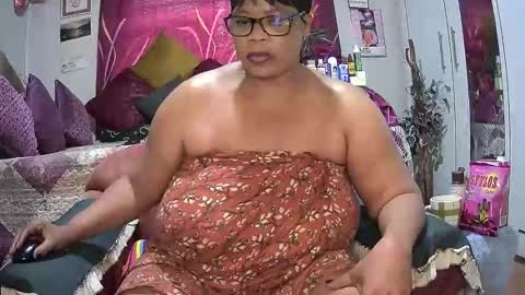 itumeleng74 online show from September 25, 6:31 am