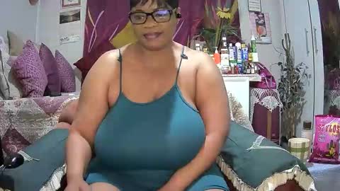 itumeleng74 online show from September 9, 3:50 am