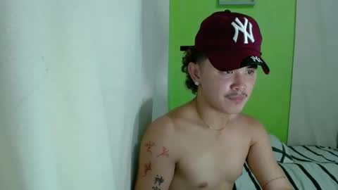 itzme_dex online show from April 19, 7:38 pm