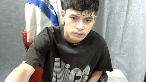 itzme_john online show from April 4, 7:10 pm