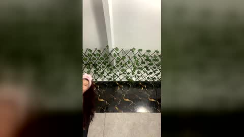 Adris online show from April 19, 6:32 pm