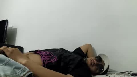 Snapshot of ivanfpc93 chatting on October 12, 7:23 am ivanfpc93 online show from October 12, 7:23 am