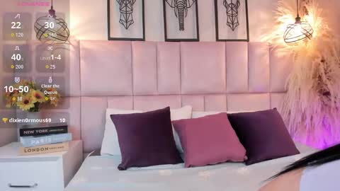 Snapshot of ivanna_collins_ chatting on October 30, 6:47 am ivanna_collins_ online show from October 30, 6:47 am