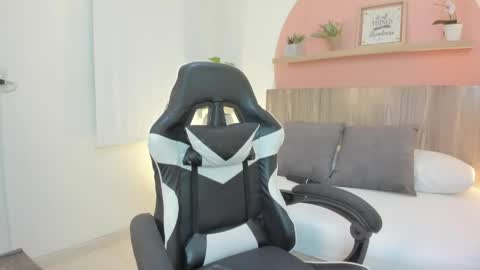 I V E T T E online show from May 7, 7:42 pm