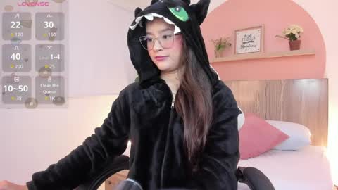 I V E T T E online show from April 8, 8:12 pm