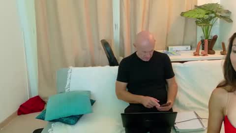 Ivonne online show from November 18, 10:40 am