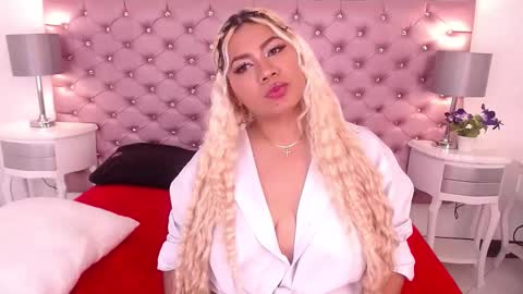 IvonnyBon online show from February 3, 3:48 am