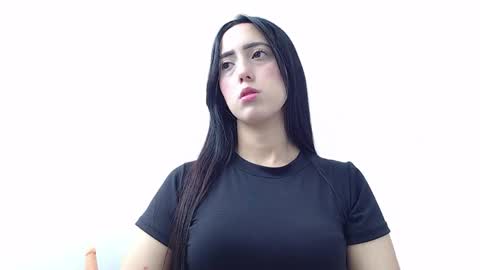 ivorynoir online show from April 18, 1:24 pm