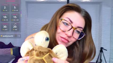 Celine online show from November 20, 6:12 am