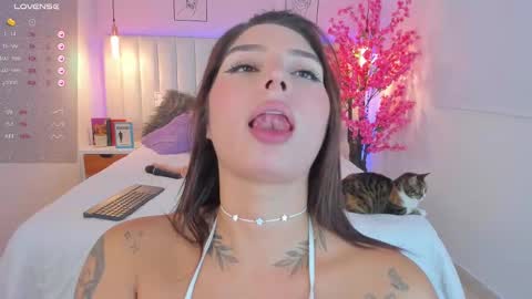 maria  online show from February 20, 10:59 pm