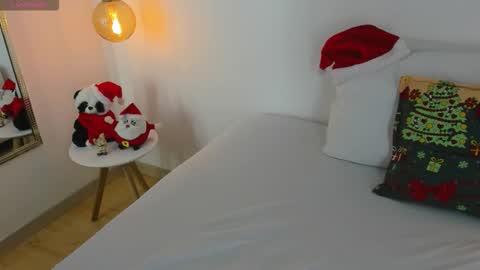 Ivy  online show from December 3, 2:29 pm