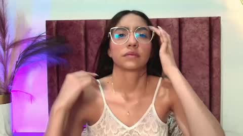 IvyJhonss online show from September 17, 11:57 am