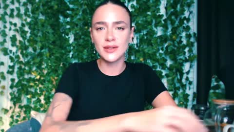 Miss Ivy online show from December 11, 3:58 pm