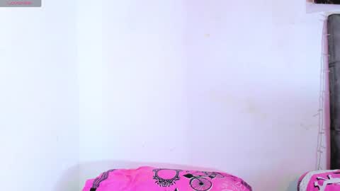 ivymilleer online show from April 1, 6:49 pm