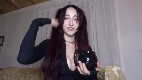 Ivy Rosie online show from September 11, 1:40 am