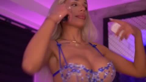 IvyRowa online show from November 12, 7:16 pm