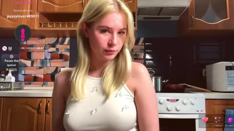 ivywairley online show from April 16, 3:06 am