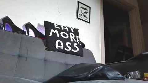 Gwen LaCourt online show from September 9, 1:33 pm