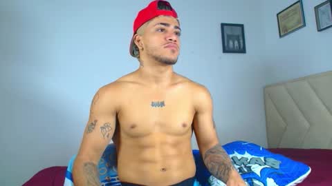 izaack online show from January 8, 9:04 am