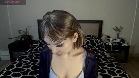 Iza Lim online show from April 14, 8:06 am