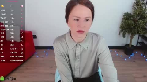 Queen of nylon  Victoria online show from May 17, 5:27 am