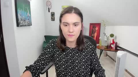 Izzy online show from September 17, 1:25 pm