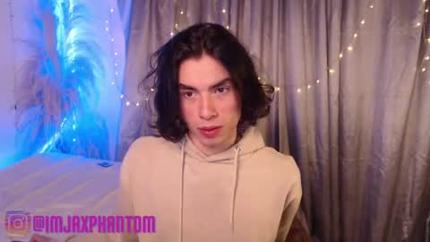 Snapshot of j_a_x_x_x_o_n chatting on January 7, 10:01 am Hey im Jaxxxon check my info     online show from January 7, 10:01 am