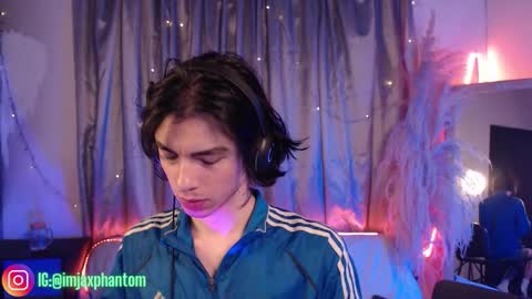 Snapshot of j_a_x_x_x_o_n chatting on September 9, 9:42 am Hey im Jaxxxon check my info     online show from September 9, 9:42 am