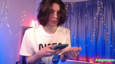 Snapshot of j_a_x_x_x_o_n chatting on October 9, 8:20 am Hey im Jaxxxon check my info     online show from October 9, 8:20 am