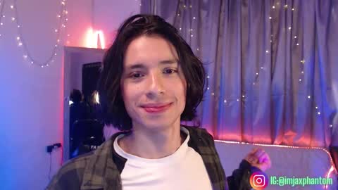 Snapshot of j_a_x_x_x_o_n chatting on October 21, 12:32 pm Hey im Jaxxxon check my info     online show from October 21, 12:32 pm