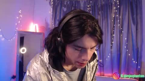 Snapshot of j_a_x_x_x_o_n chatting on September 25, 9:16 am Hey im Jaxxxon check my info     online show from September 25, 9:16 am