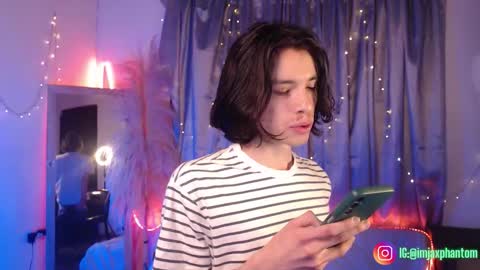 Snapshot of j_a_x_x_x_o_n chatting on October 18, 9:24 am Hey im Jaxxxon check my info     online show from October 18, 9:24 am