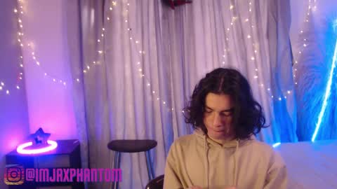 Snapshot of j_a_x_x_x_o_n chatting on December 3, 12:34 pm Hey im Jaxxxon check my info     online show from December 3, 12:34 pm