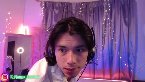 Snapshot of j_a_x_x_x_o_n chatting on September 21, 9:24 am Hey im Jaxxxon check my info     online show from September 21, 9:24 am