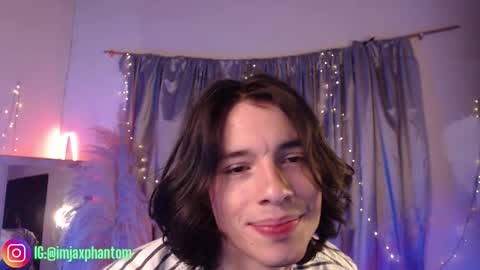 Snapshot of j_a_x_x_x_o_n chatting on September 19, 2:27 am Hey im Jaxxxon check my info     online show from September 19, 2:27 am