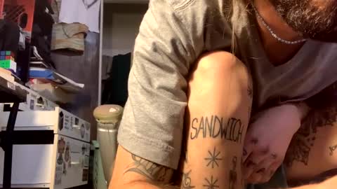 Snapshot of j_boogie_mane chatting on February 15, 3:39 pm j boogie online show from February 15, 3:39 pm