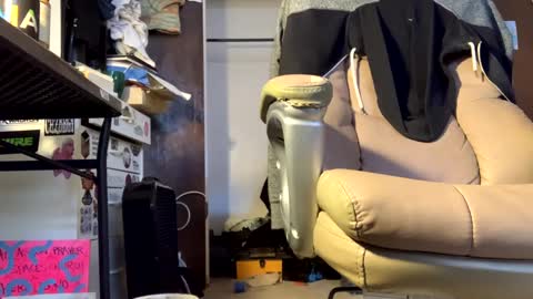 Snapshot of j_boogie_mane chatting on March 11, 10:09 pm j boogie online show from March 11, 10:09 pm