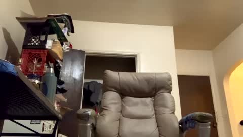 Snapshot of j_boogie_mane chatting on December 4, 12:41 pm j boogie online show from December 4, 12:41 pm