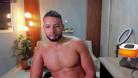 Calix  Independient model Insta and twt Calixsnake online show from April 22, 12:18 am