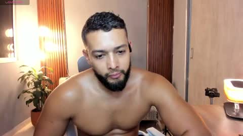 Calix  Independient model Insta and twt Calixsnake online show from May 29, 1:03 am