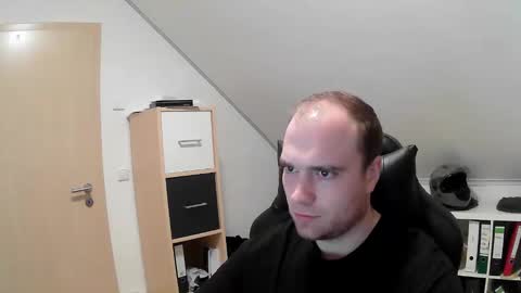 Snapshot of j_german783377 chatting on October 27, 7:52 am here4y online show from October 27, 7:52 am