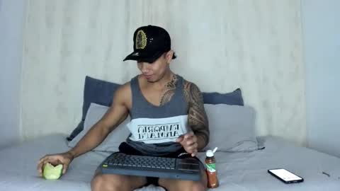 Snapshot of j_musiry chatting on February 12, 6:40 am i am juan musiry independent model online show from February 12, 6:40 am