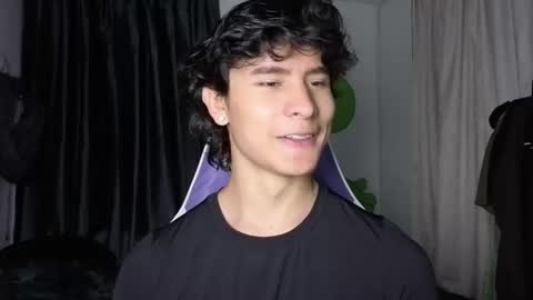 Noah online show from February 2, 11:45 pm