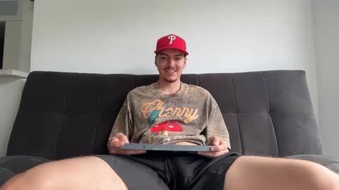 INDEPENDENT MODEL online show from November 16, 5:48 pm