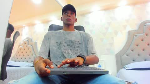 Jackson online show from December 12, 11:39 am