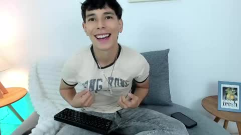 jacob_colliins online show from May 15, 3:15 am