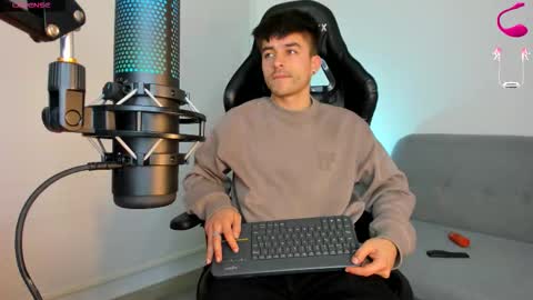 JACOB FERRER online show from February 10, 5:21 am