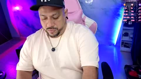 daddy sir master bear online show from April 22, 2:52 am
